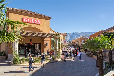 outlet stores palm springs.